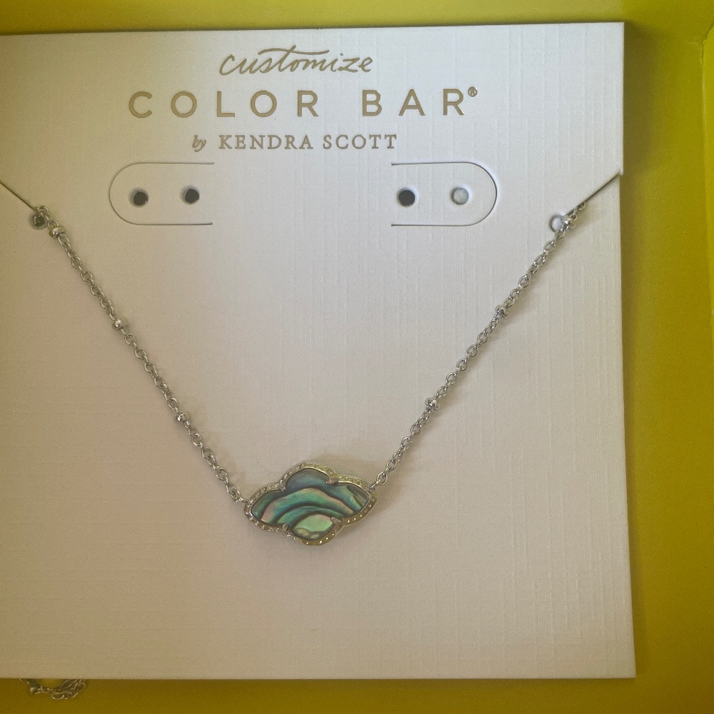 Kendra Scott necklace